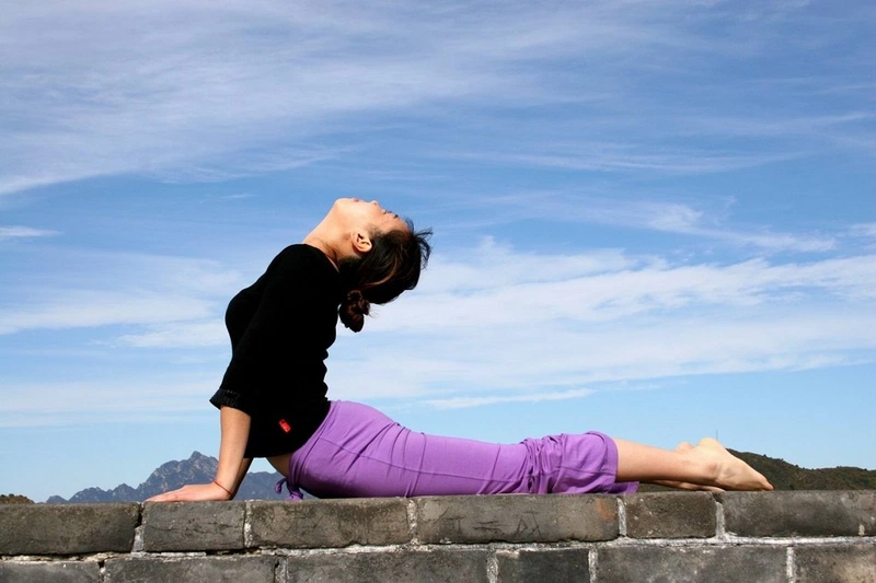 7 động tác Yoga có tác dụng giữ dáng khuôn ngực tốt nhất 2