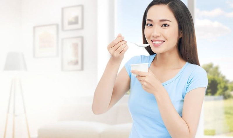 Mẹ bầu sau sinh ăn sữa chua nếp cẩm được không? Thực phẩm này ảnh hưởng tốt hay xấu? 2