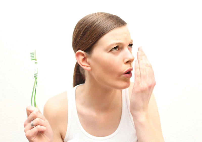 Răng ố vàng do hút thuốc lá làm sao xử lý? 5