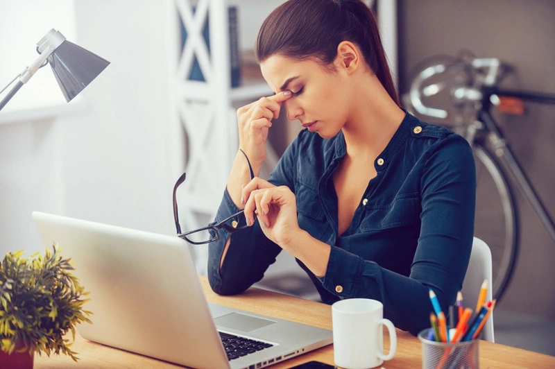 Hướng dẫn bạn xoa bóp chữa khô mắt 1