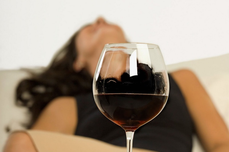 Hướng dẫn cách sơ cứu khi bị ngộ độc rượu