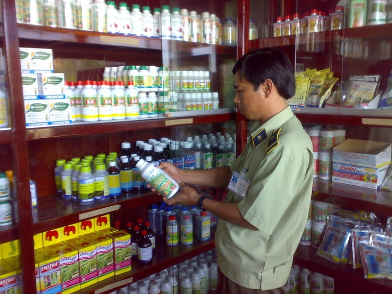 Hướng dẫn cách sơ cứu người uống thuốc diệt cỏ Paraquat 4
