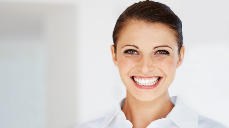 Nên dùng nước muối để vệ sinh răng miệng