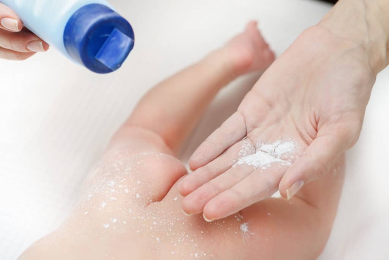 Hướng dẫn mẹ cách thay tã vải cho trẻ sơ sinh đúng cách 3