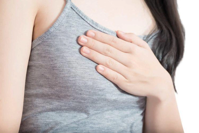 Huyệt Nhũ Căn hỗ trợ trị bệnh viêm tuyến vú