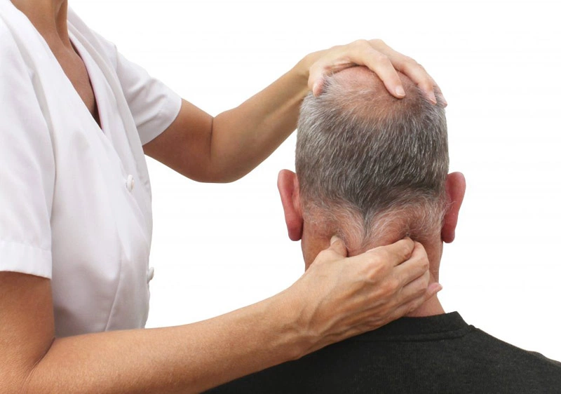 Cần xác định đúng vị trí huyệt phong trì trước khi tiến hành bấm huyệt