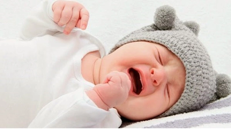 Trẻ sơ sinh uống sữa công thức bị nôn trớ là do đâu? 3