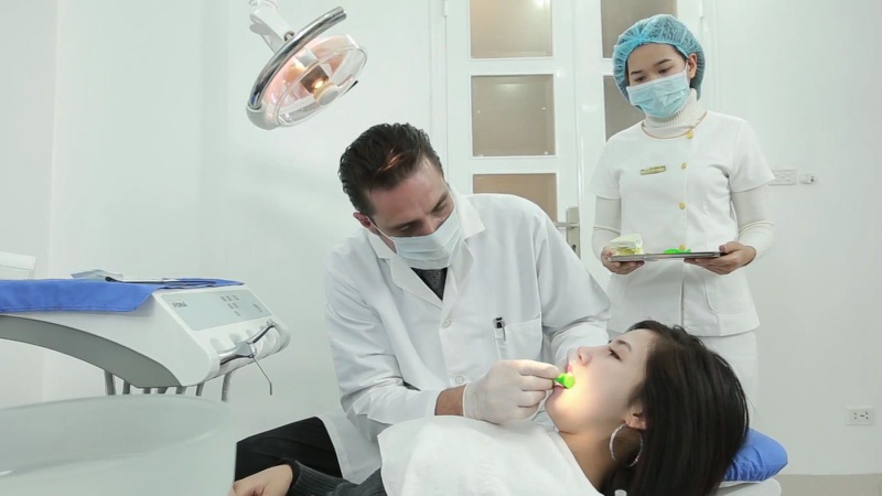Keo dán răng sứ là gì? Mua keo dán răng sứ ở đâu?2