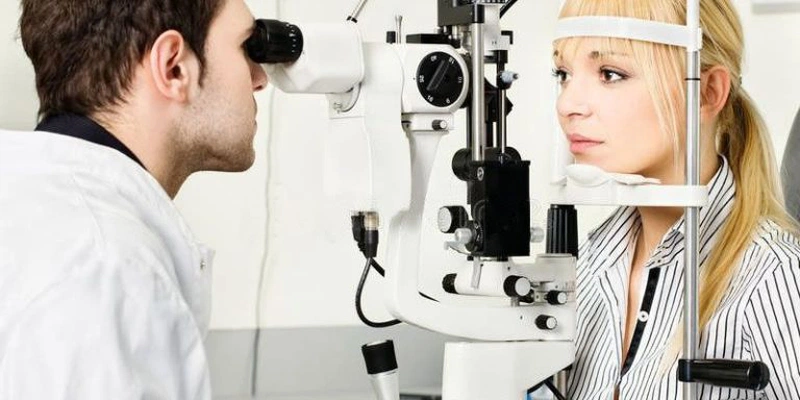 Nên đi khám mắt khi nào và những điều cần lưu ý khi khám mắt 1