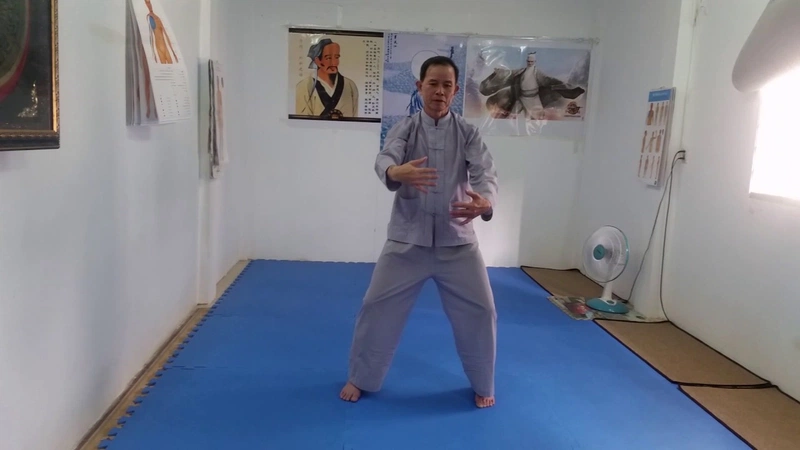Khí công chữa bệnh gai cột sống hiệu quả 2