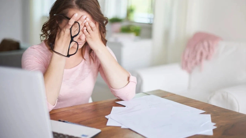 Khí hư màu trắng sữa không mùi là dịch âm đạo bình thường hay dấu hiệu của bệnh phụ khoa? 2