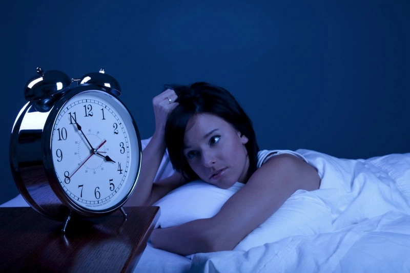 Khô mắt gây mất ngủ điều trị thế nào? 2