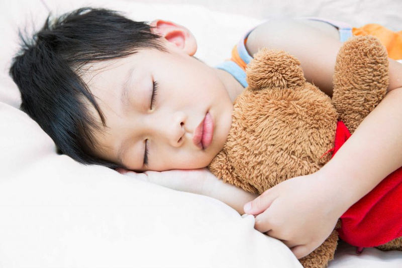 Trường hợp trẻ nhỏ khó ngủ quá bố mẹ phải làm sao 2