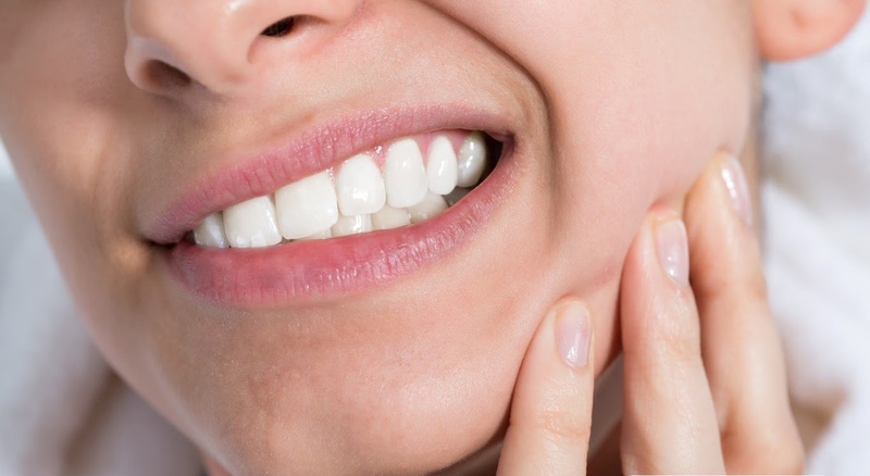 Trường hợp nào nên tháo răng sứ? Tháo răng sứ có đau không? 1