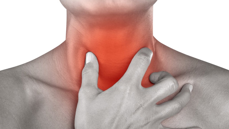 Làm gì với triệu chứng đau họng khi bị COVID-19?1