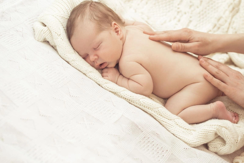 massage cho bé mỗi ngày