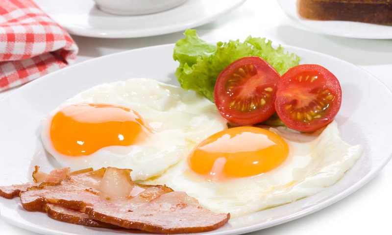 Điểm danh các thói quen ăn uống gây khô da phải tránh 4