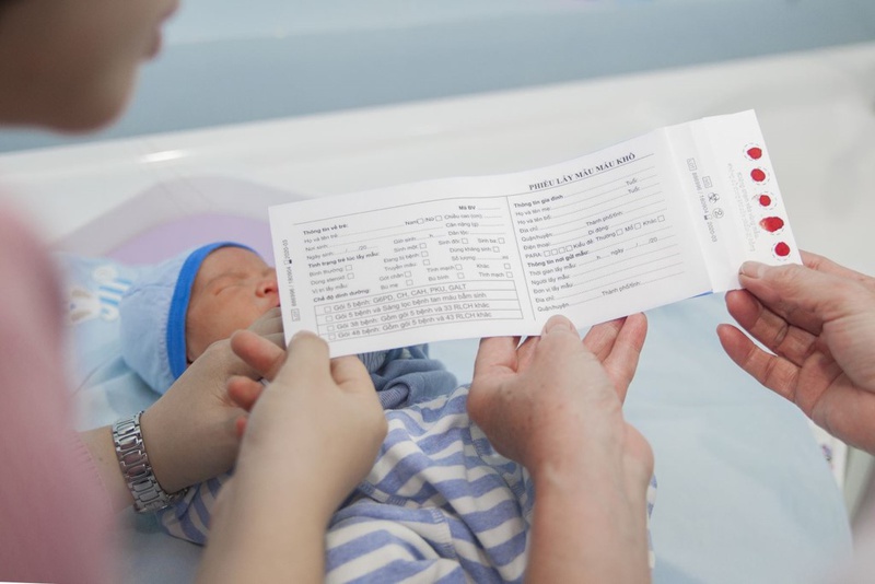Lợi ích to lớn khi lấy máu gót chân để xét nghiệm cho trẻ sơ sinh 3