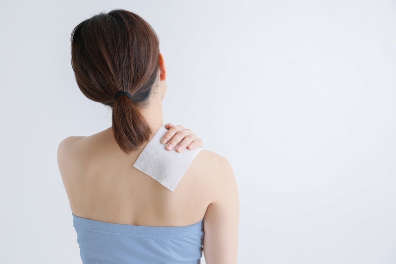 Cách dùng miếng dán đau lưng hiệu quả