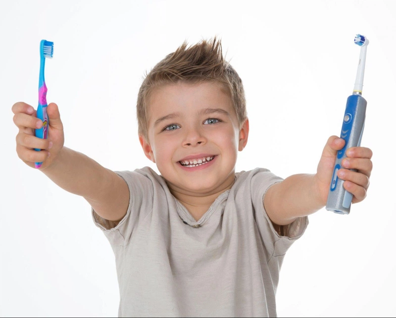 Bàn chải đánh răng điện phù hợp với mọi đối tượng, kể cả người già