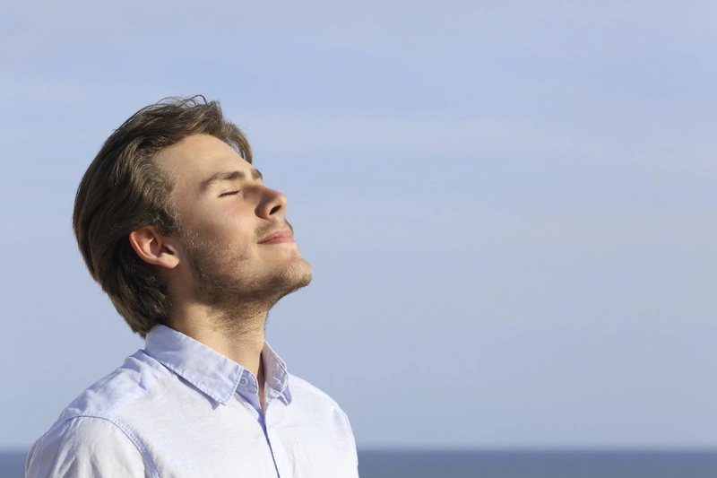 Hít thở sâu giúp thư giãn và giảm căng thẳng