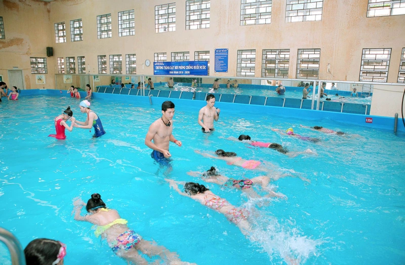Những điều cần lưu ý khi cho trẻ học bơi vào mùa hè 1