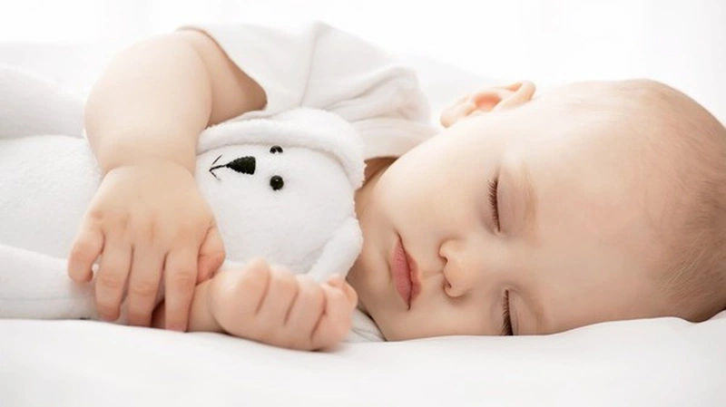 Thực chất trẻ sơ sinh lắc đầu khi ngủ cũng là một cách để dễ đi vào giấc ngủ hơn