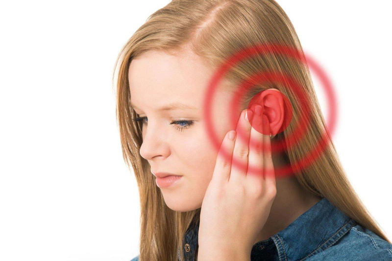 Mắc viêm tai giữa có bị đau đầu không