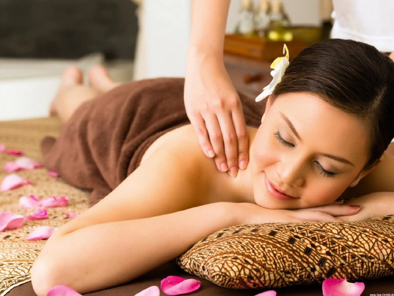 Massage đúng kỹ thuật sẽ giúp mau đỡ đau lưng