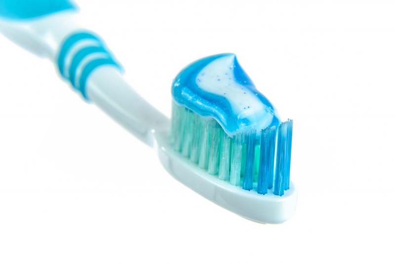 Kem đánh răng giả ảnh hưởng đến sức khoẻ người sử dụng