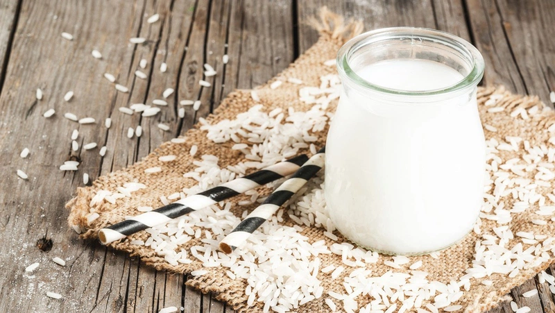 Mách bạn cách rửa mặt bằng nước vo gạo giúp da trắng sáng, mịn màng 1