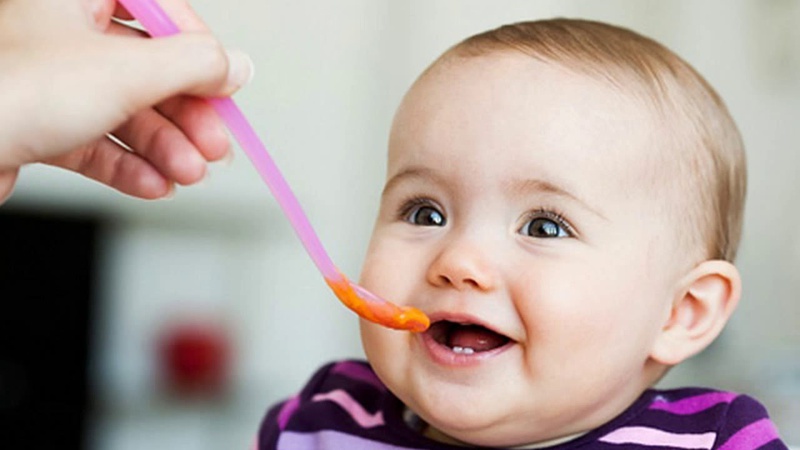 Mách bạn: Cách xử lý khi bé bị ngộ độc thực phẩm