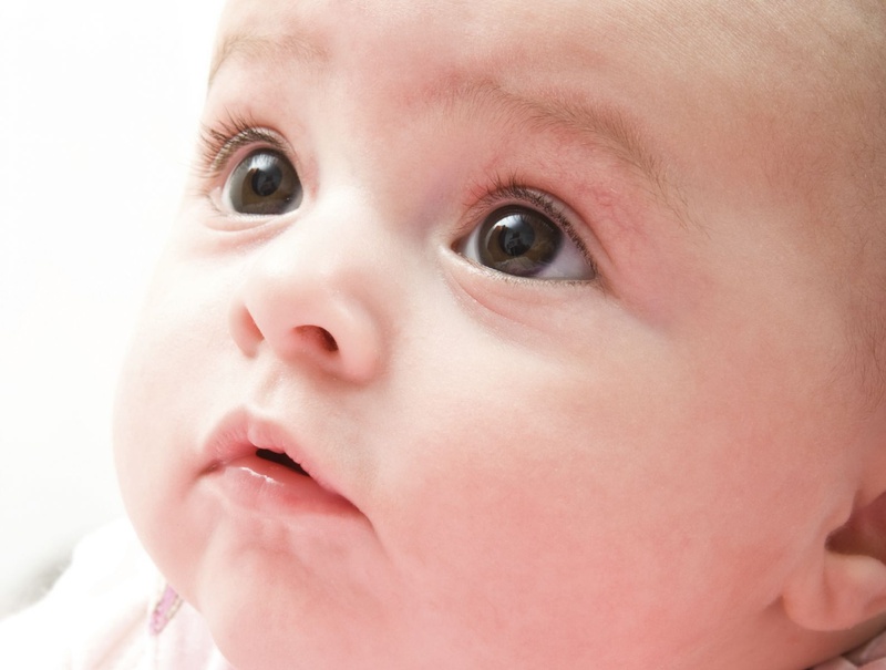 Mách mẹ cách xử lý tình trạng khô mắt ở trẻ sơ sinh 2