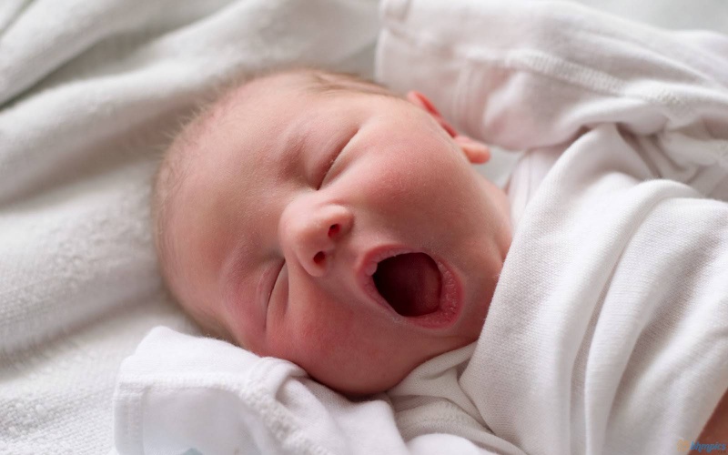 Mách mẹ dấu hiệu khi trẻ sơ sinh bị viêm amidan 1