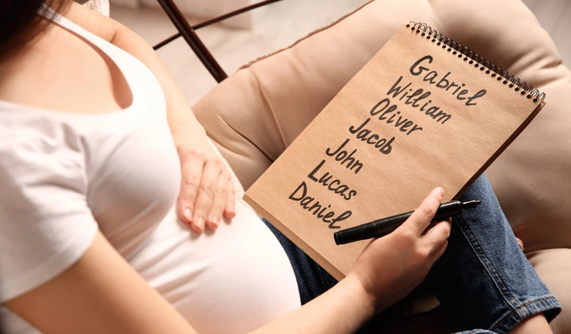 Đặt tên ở nhà cho bé gái cần lưu ý điều gì?