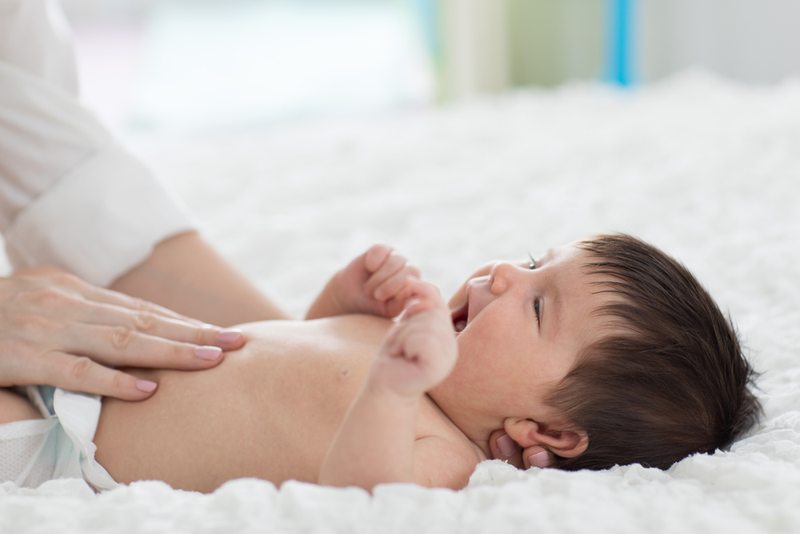 Massage cho trẻ sơ sinh bằng dầu gì an toàn và tốt cho da?2