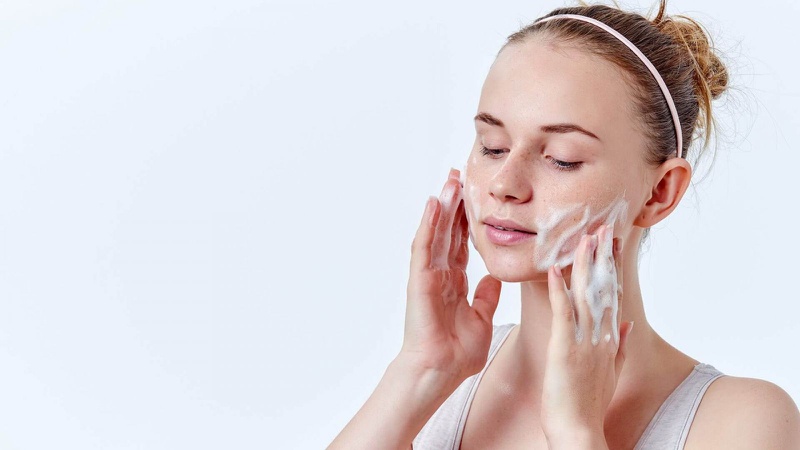 Massage mặt buổi sáng: Tinh thần thoải mái, da căng mọng, trắng hồng 3