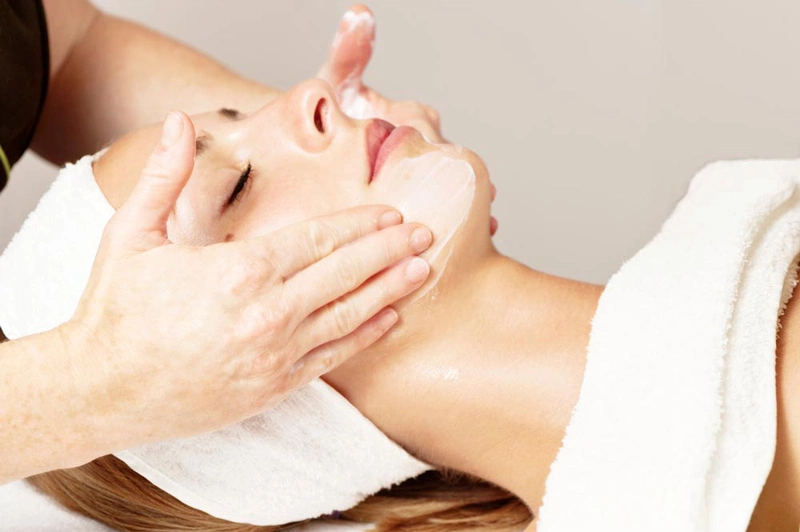 Massage nâng cơ mặt trẻ hoá da và những điều cần biết 2