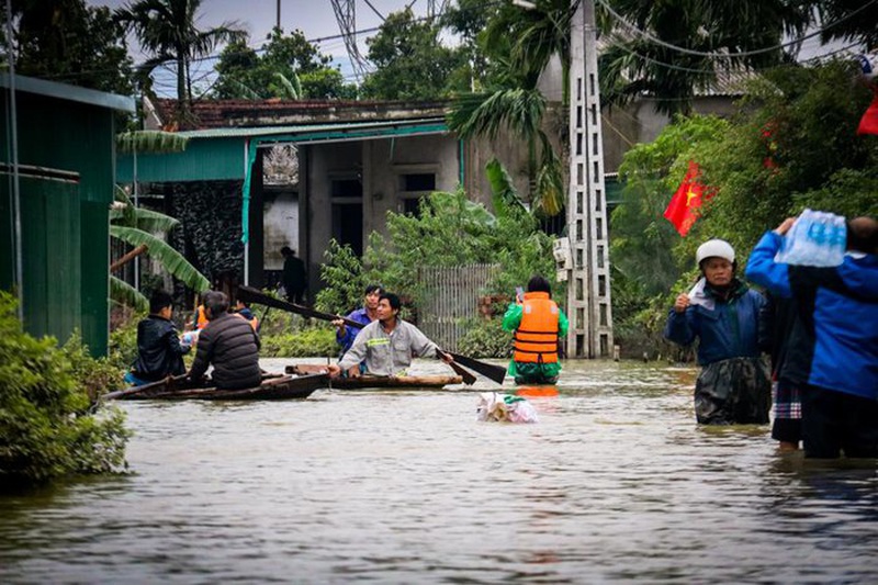 huong-dan-cach-phong-benh-dau-mat-trong-mua-bao-lu-1