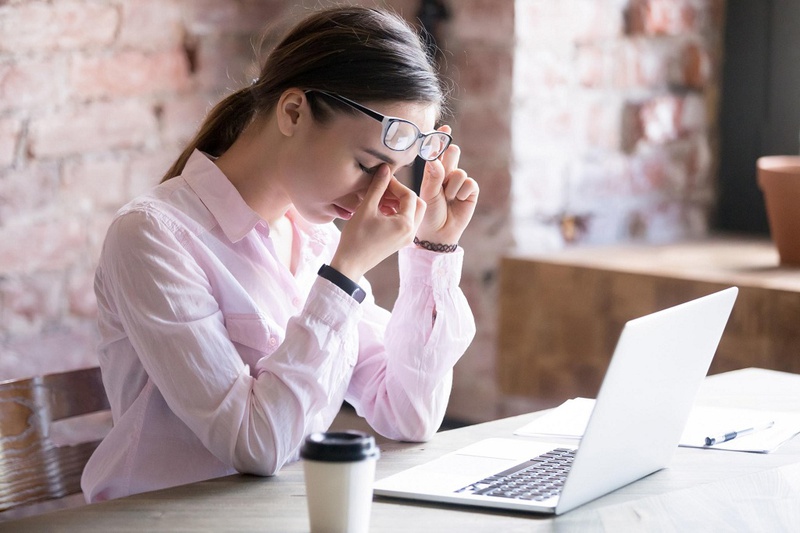 Mắt điều tiết nhiều gây mỏi phải làm sao 2