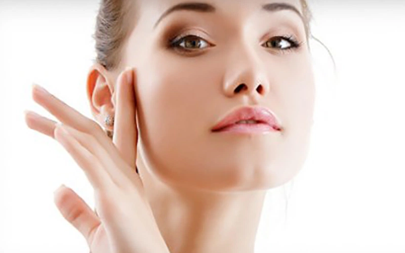 Trang điểm che đi khuyết điểm mặt lệch nhẹ