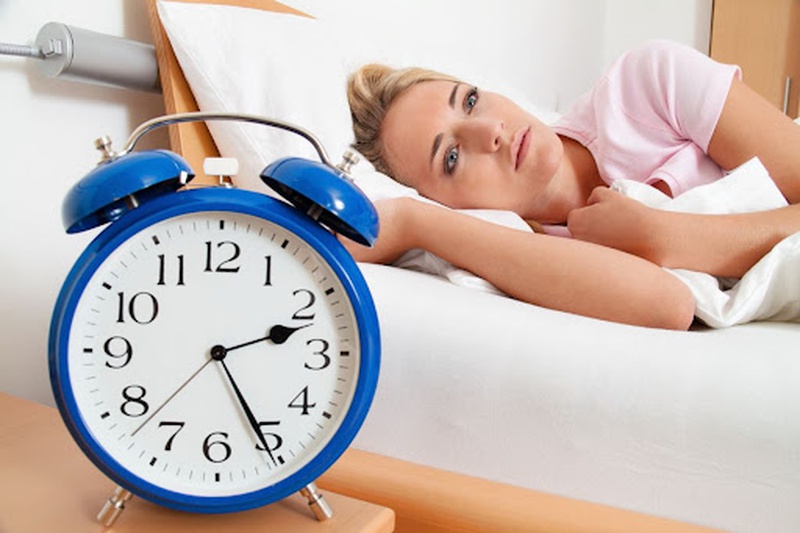 Khi mất ngủ có nên uống thuốc ngủ không? Và những điều bạn cần biết khi sử dụng thuốc ngủ