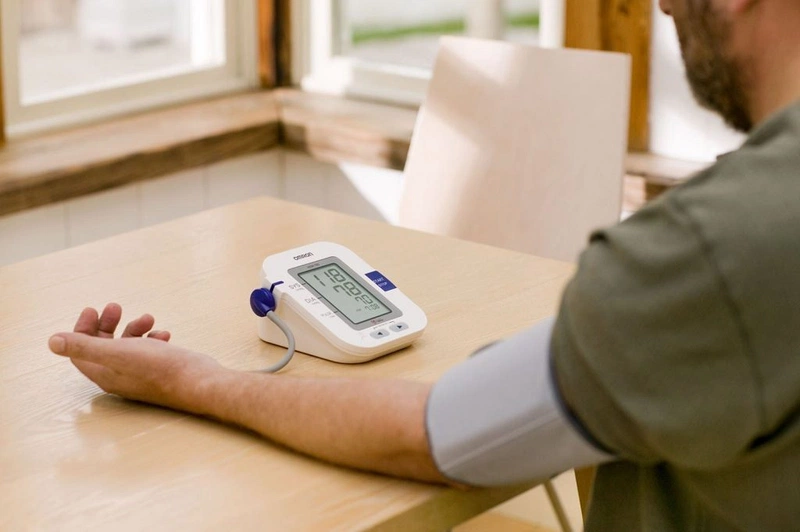 Mách các bạn kinh nghiệm chọn mua máy đo huyết áp 3