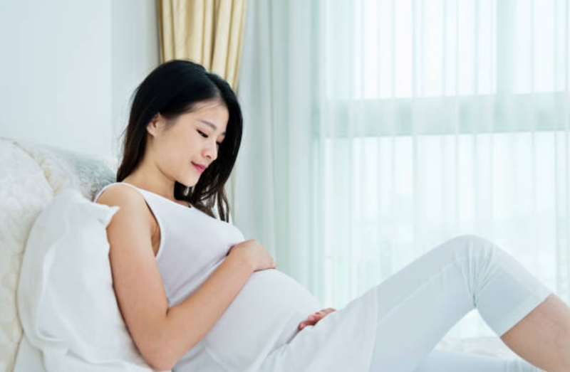 Mẹ bầu nhiễm virus corona có truyền cho thai nhi không 2