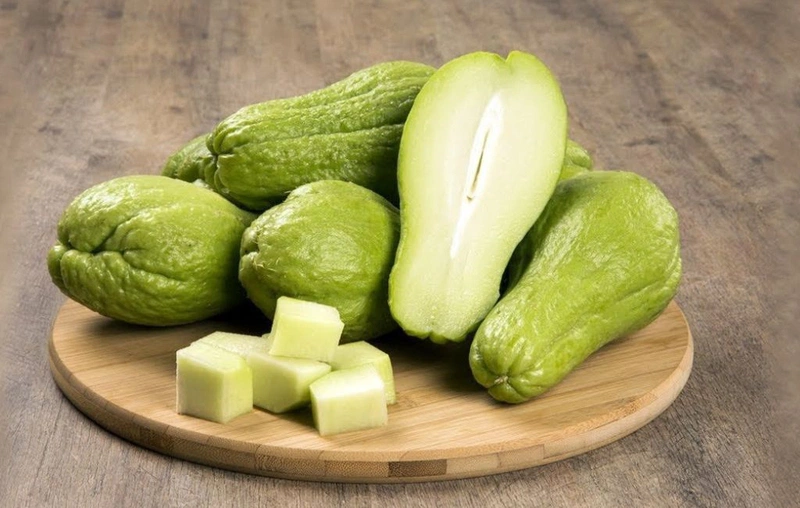 Mẹ bỉm sau sinh ăn su su được không? Mách mẹ cách nấu món ăn ngon từ su su 3