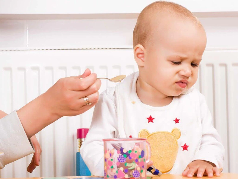 Lưu ý một số bệnh thường gặp khi cai sữa cho con