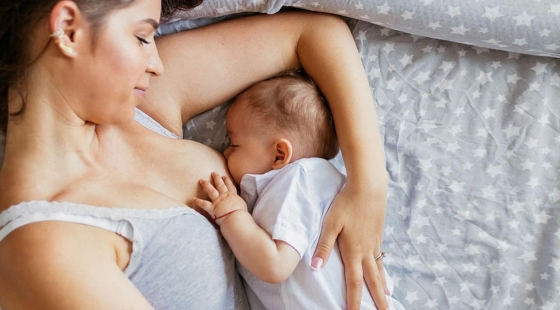 Mẹ có nên uống bia khi cho con bú? 2