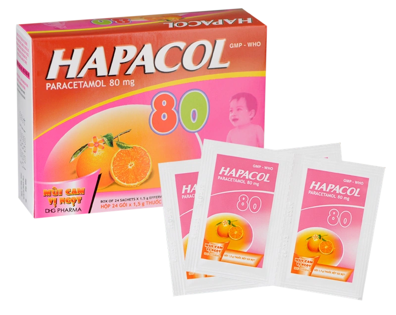 Mẹ hãy tham khảo một số cách hạ sốt khi trẻ đi tiêm phòng về