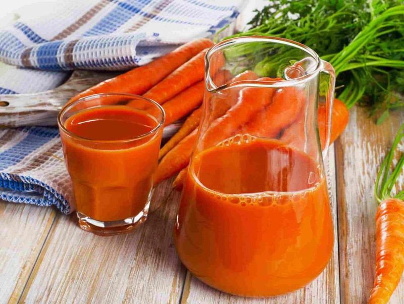 Cà rốt chứa nhiều vitamin A, giúp làm chậm quá trình lão hóa và ngăn viêm khớp tiến triển