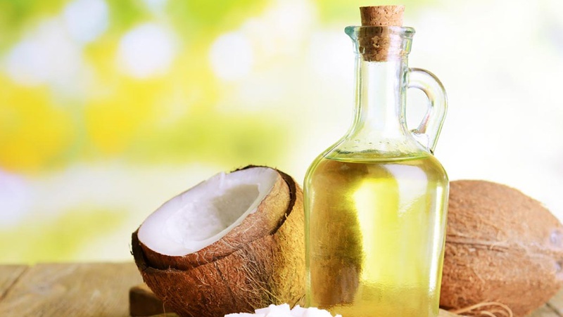 Cách chữa rạn da sau sinh bằng nghệ và dầu dừa